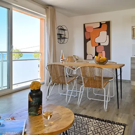 Des Iles * LʼÎle-Rousse