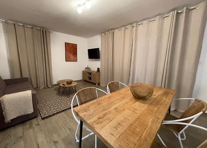 Des Iles Apartment *