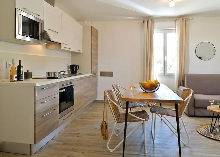 Des Iles Apartment LʼÎle-Rousse