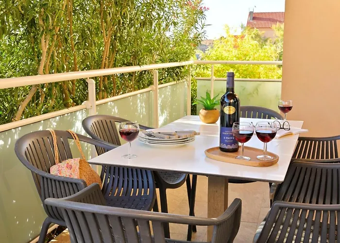 Des Iles Apartment LʼÎle-Rousse